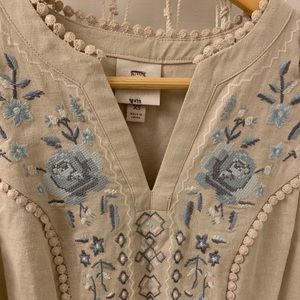 🆕 Simple Summer Shift w/Embroidered Flowers